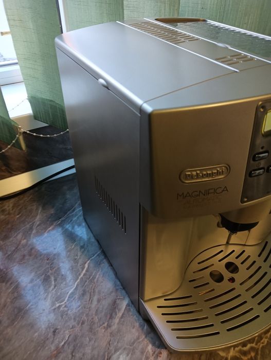 Espressor: DeLonghi magnifica automat cappuccino