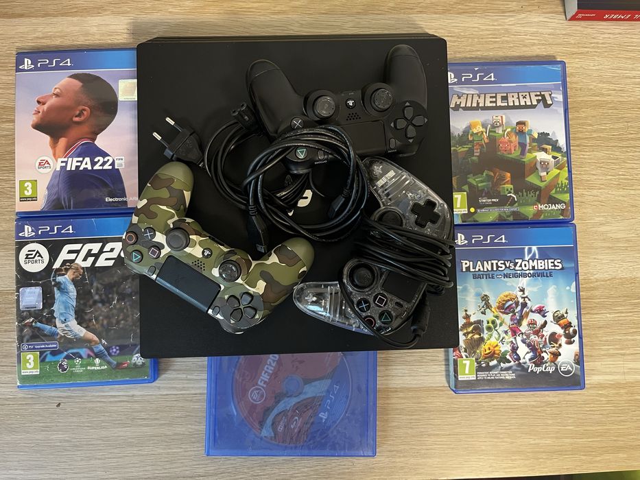 Play Station 4 PRO 1TB, cu 5 jocuri