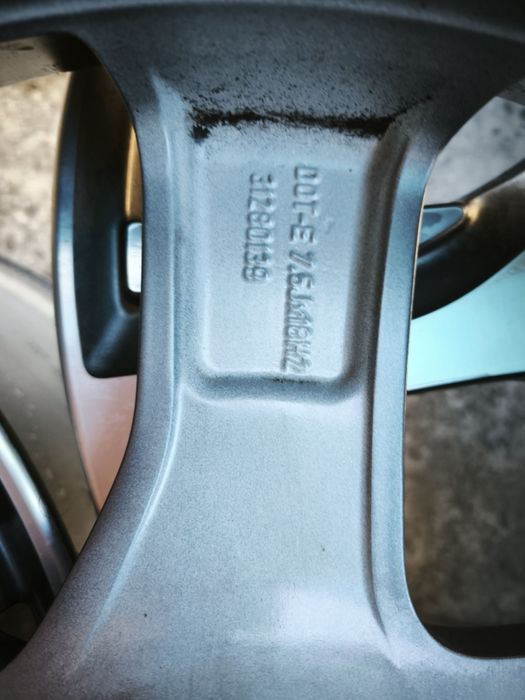 18" оригинални алуминиеви джанти за Volvo.