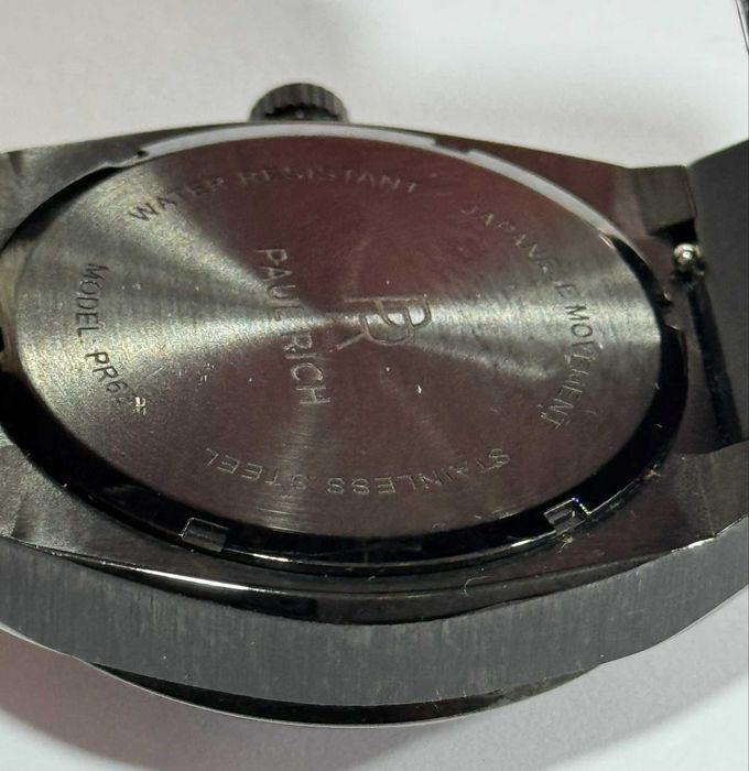 Продавам часовник Paul Rich 65888