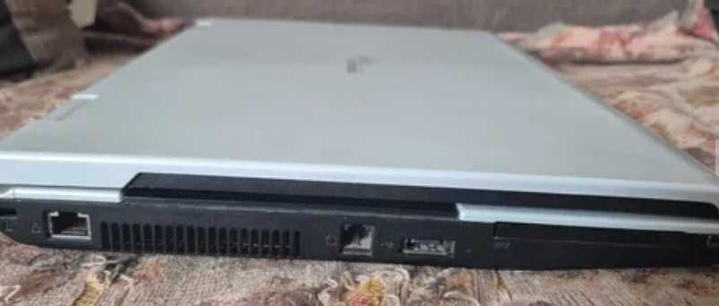 aksiya  Noutbuk  Fujitsu Esprimo Mobile V6535 Notebook