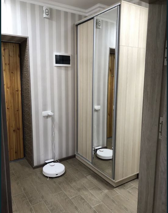 Продается квартира БУЗ базар, БИЙ, Максим Горький, Анор банк 2/4/4