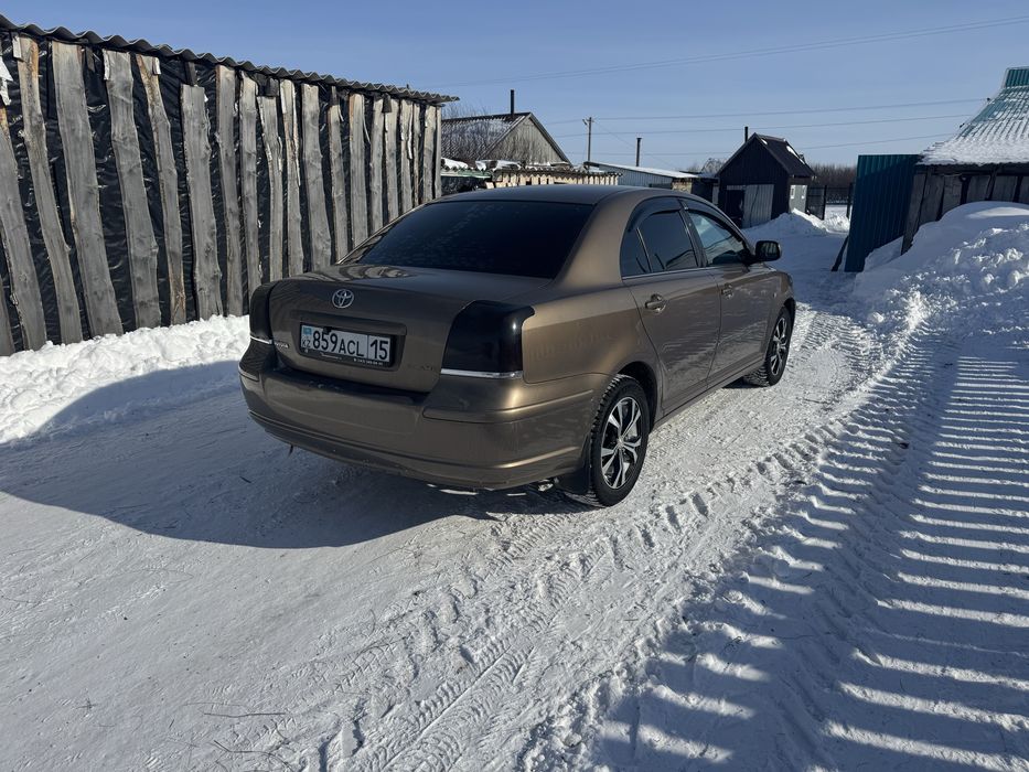 Продаю тайота авенсис 2003 года.