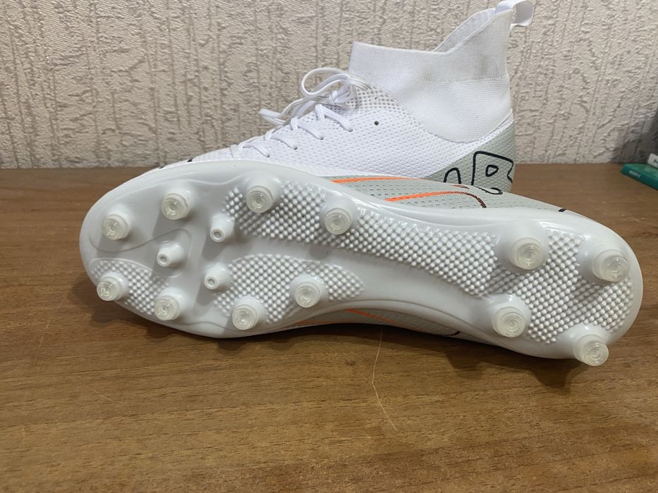 Футбольные бутсы