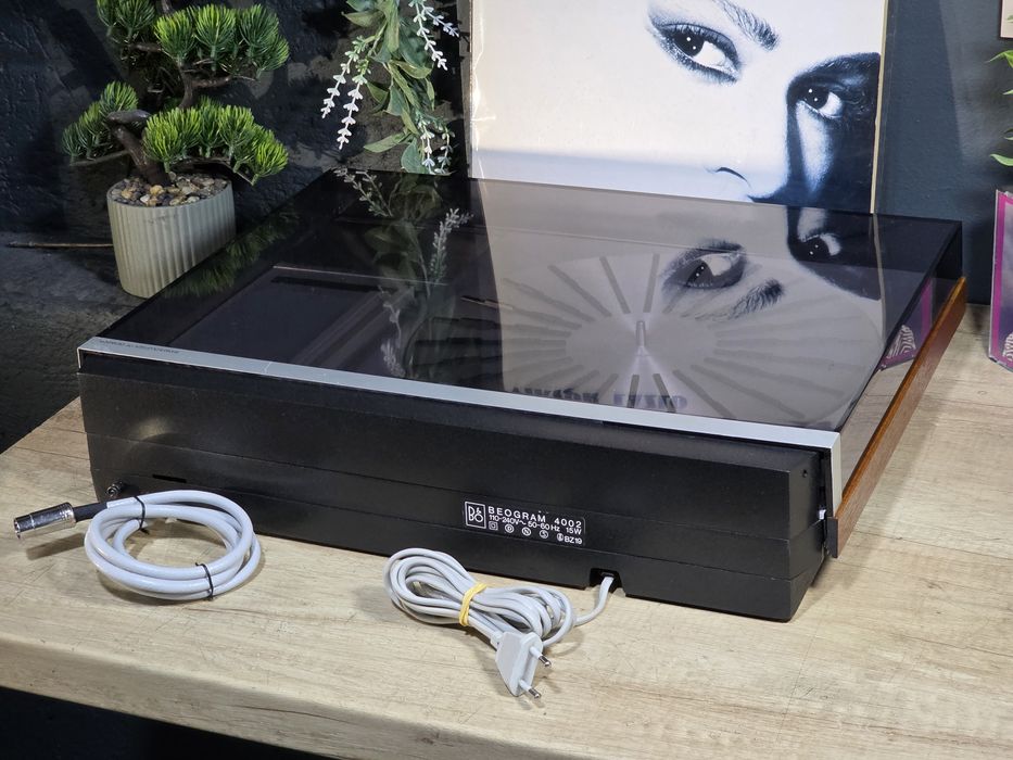 Pick-up BANG & OLUFSEN BEOGRAM 4002, full automatic, hi-end vintage, lemn, aluminiu brut, doza mmc3000
