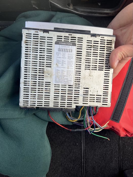 Alpine TDM-7583RB касетофон