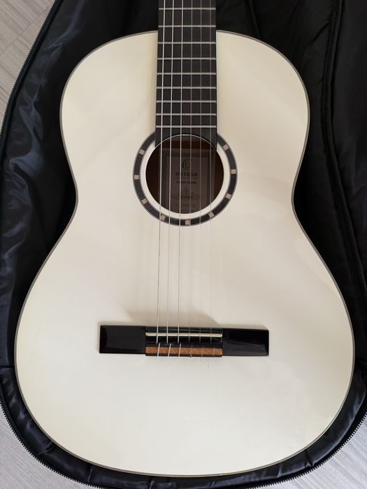 Ortega R121 White Класическа китара с размер 1/2