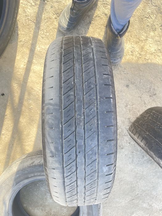 Шины 235/65/R17.