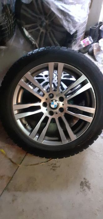 Продам комплект зимней резины (липучка)