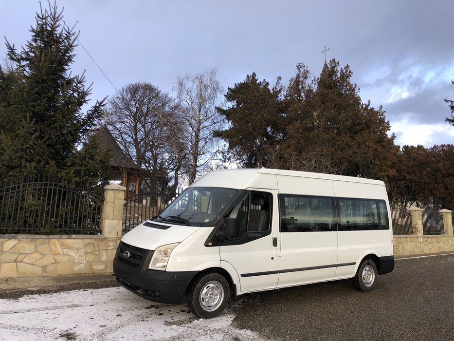 Vand  Ford tranzit  anul 2012 cu rampă functionala cu trlecomanda