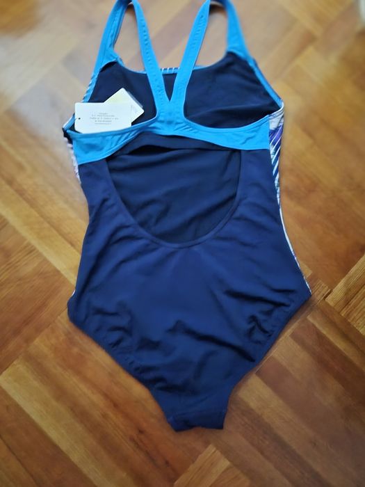 Vând costume baie Arena