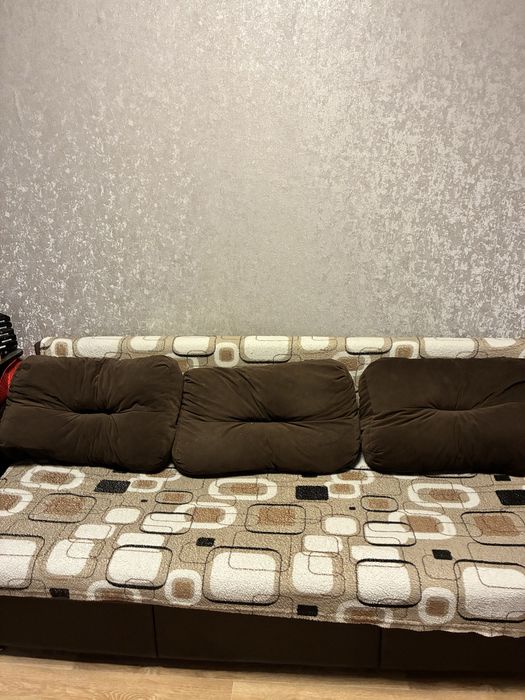Продам диван коричневый