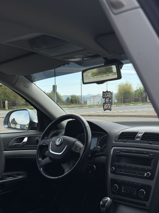 SKODA Octavia 2012 — imagine 4