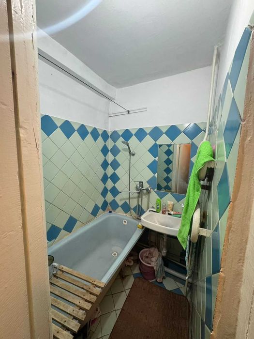 Продам 2х комн квартиру Ауэзова 4а