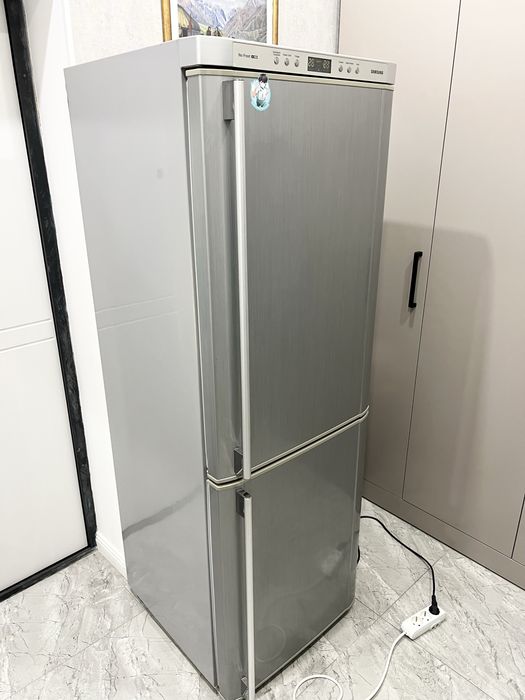 Продам Холодильник Samsung