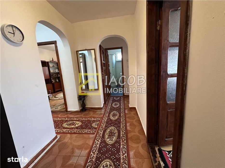 Apartament 3 camere decomandate – Str. Metalurgiei, Bacău — fotografia 3