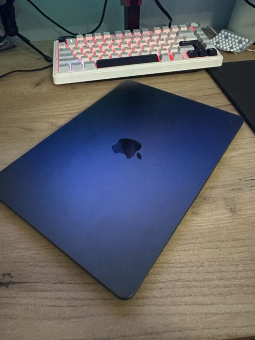 Продам MacBook air M2