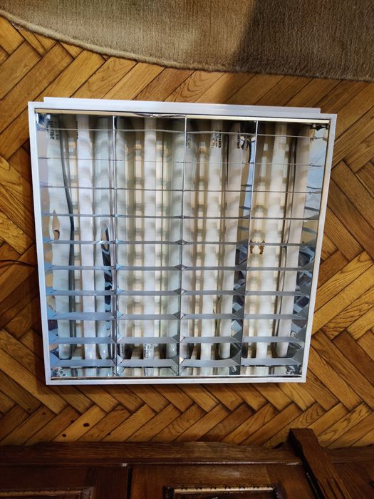 Corp iluminat,inclusiv tuburi neon