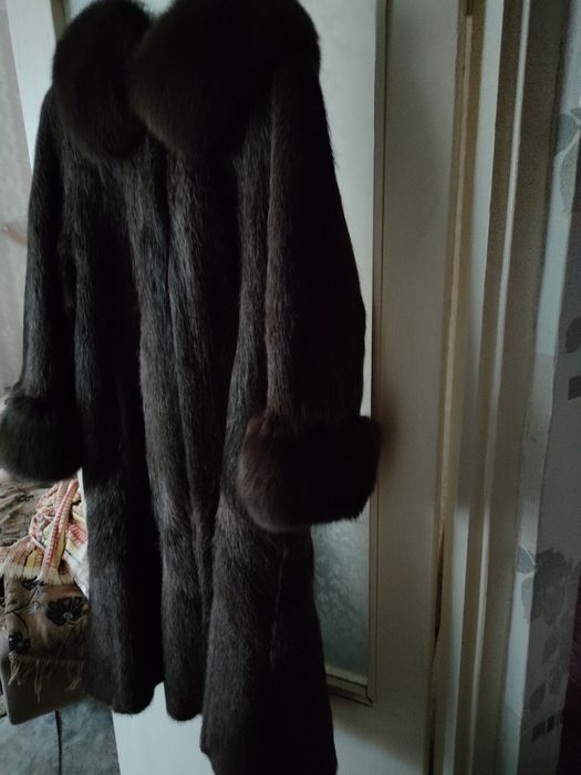 Шуба из нутрии продам