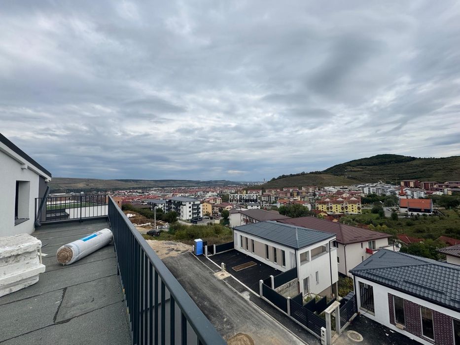 Persoana fizica vând Duplex 205 mp utili