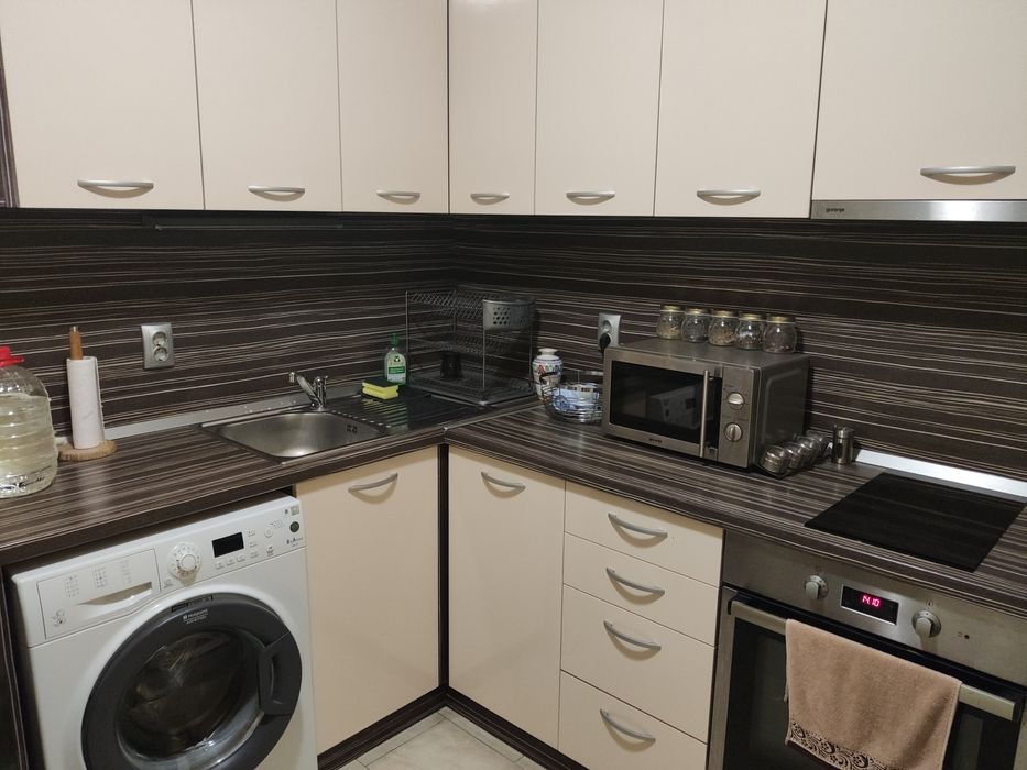 Нощувки Лазур с паркомясто гр.Бургас близо до морската градина