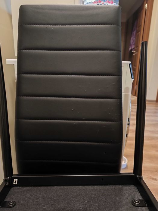 Подарявам 2 стола със забележки