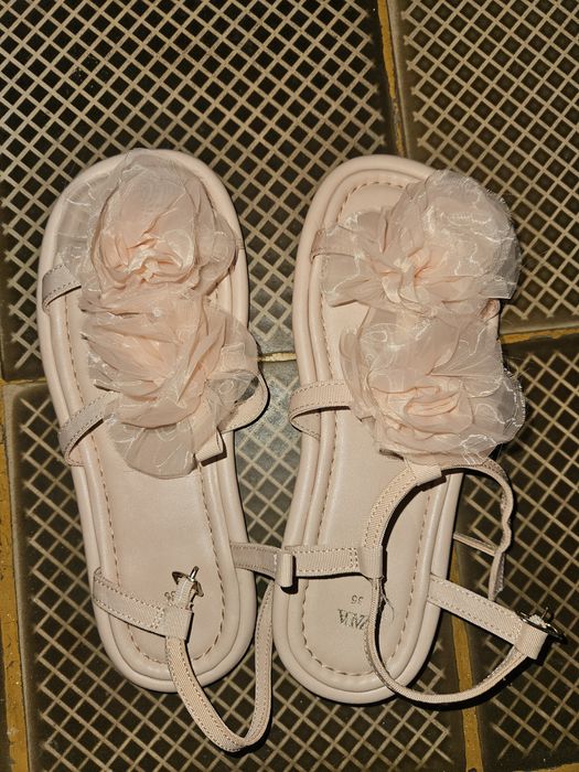 Сандали 35 номер за тясно краче