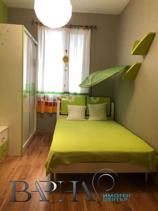 Тристаен на ТОП локация - Левски