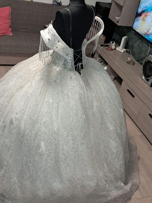 Rochie mireasa purtata o singura data ca noua