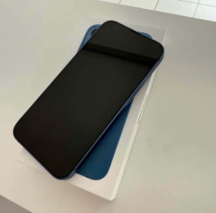 ПРОДАМ  Iphone 13
