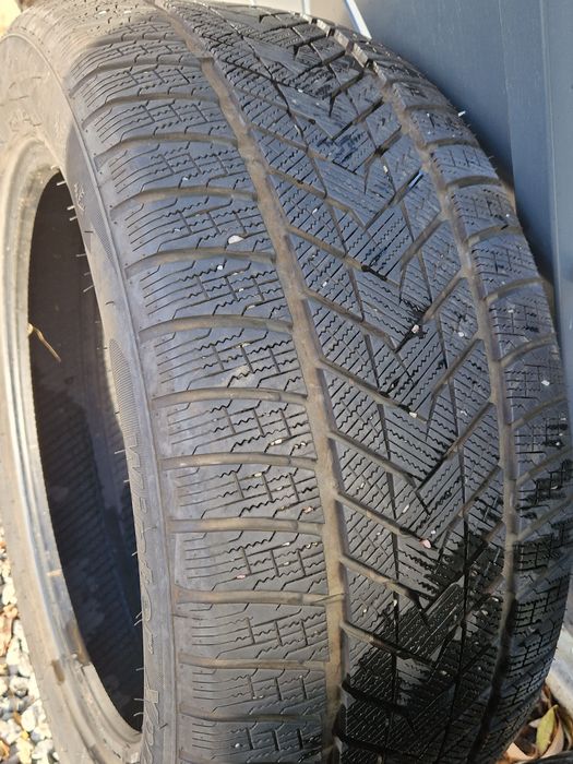 Vand 2 Cauciucuri Iarna 285 45 19 ca noi !!!