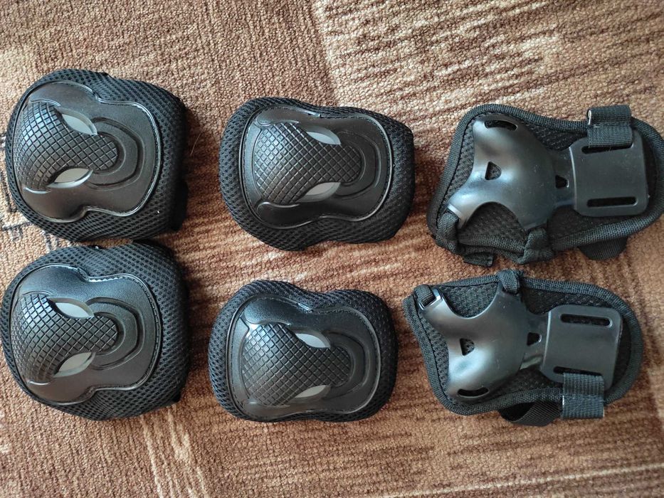 Наколенки, налакътници и протектор за китки