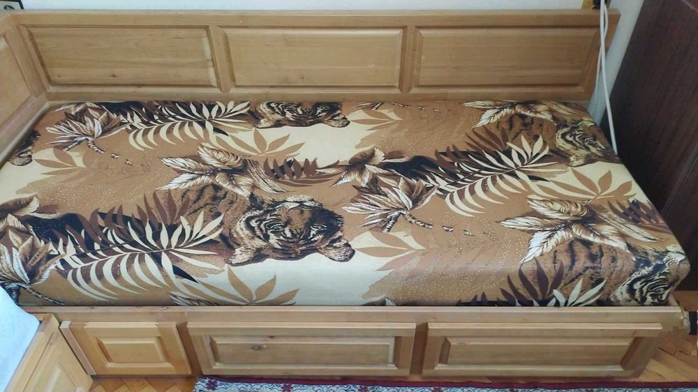 Легла от масив - Дива череша, изработени по поръчка