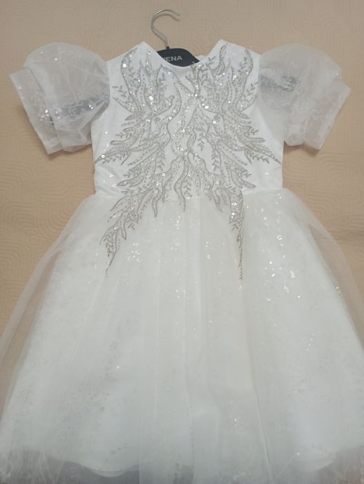 Платье девочки 3-4 года красивое