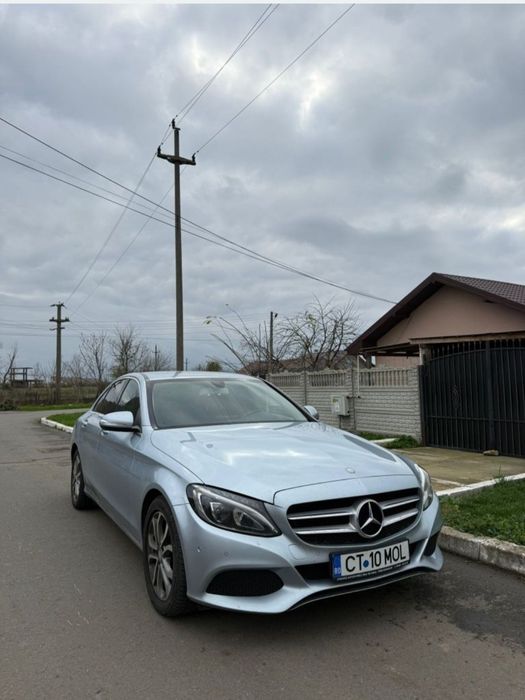 Mercedes C 300 H hibrid 231 cai cutie Automată 7G Tronic

Masina are l