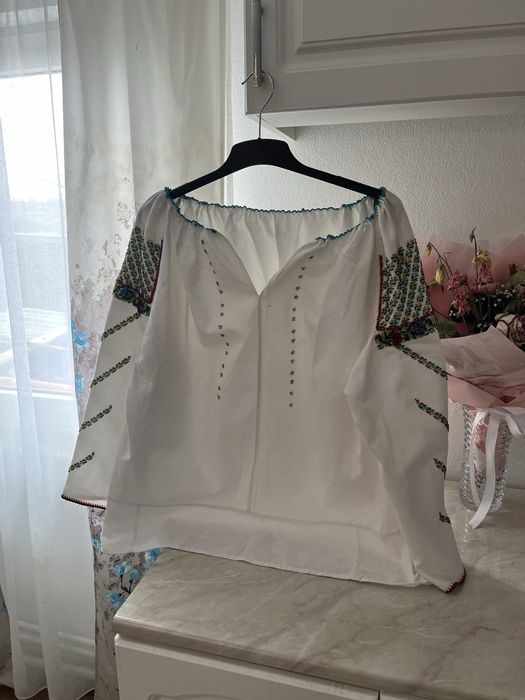 Camașa traditionala- ie cu pietricele