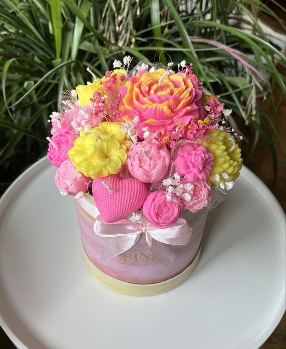 Ароматни соеви свещи и глицеринови сапуни