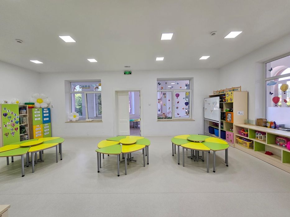 Închiriez casa pretabila afacere Topoloveni, Argeș