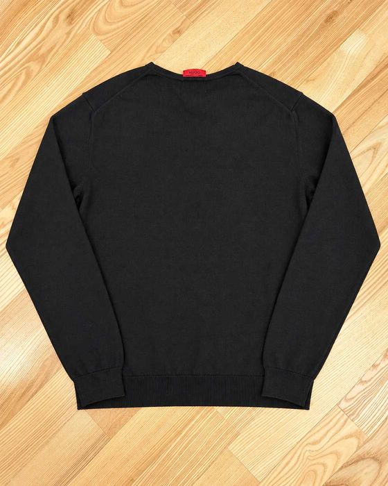 Pulover HUGO Hugo Boss bărbați negru, 100% lână virgină, decolteu V, logo HUGO brodat pe mânecă, mărimea L