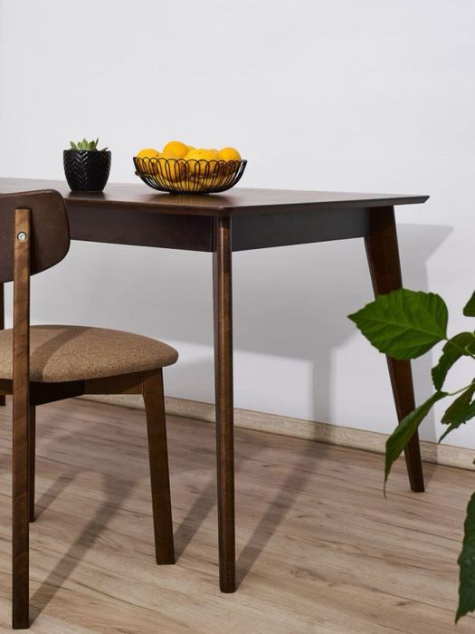 Хайтек столы и стулья , качество , стиль , надежность .