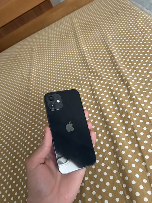 Продам айфон 12 идеал