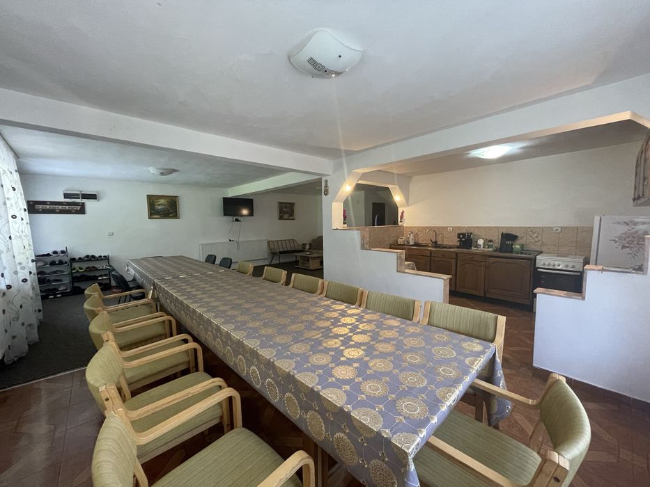 Cabana de inchiriat -La Poalele Retezatului-Libera pentru REVELION