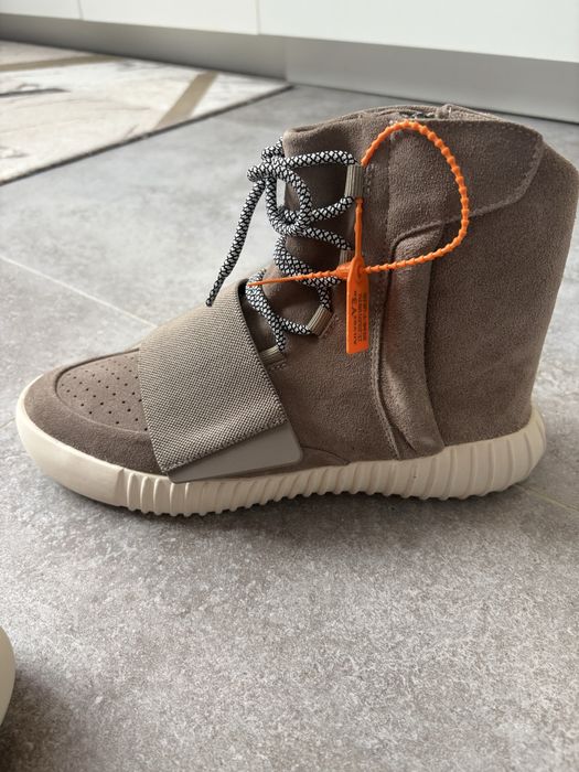 Продам новые кроссовки