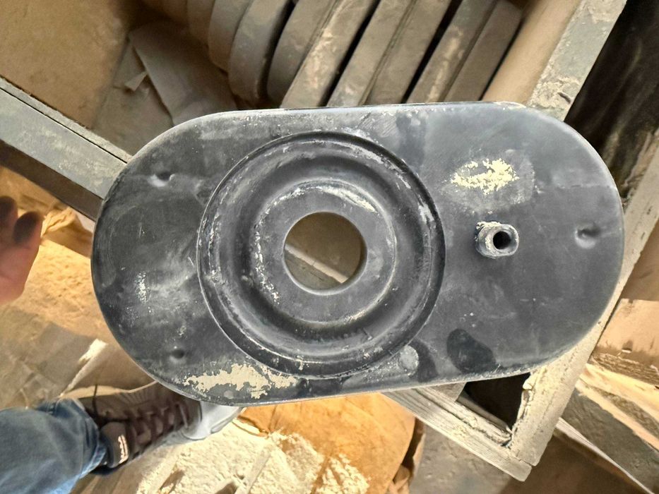 плита шиберная в мет. об с продув. втулкой и соед. трубкой