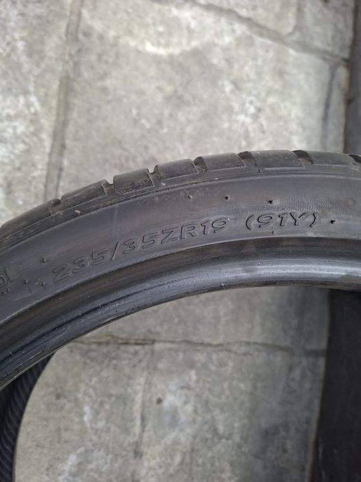 Продавам гуми 235 35 19