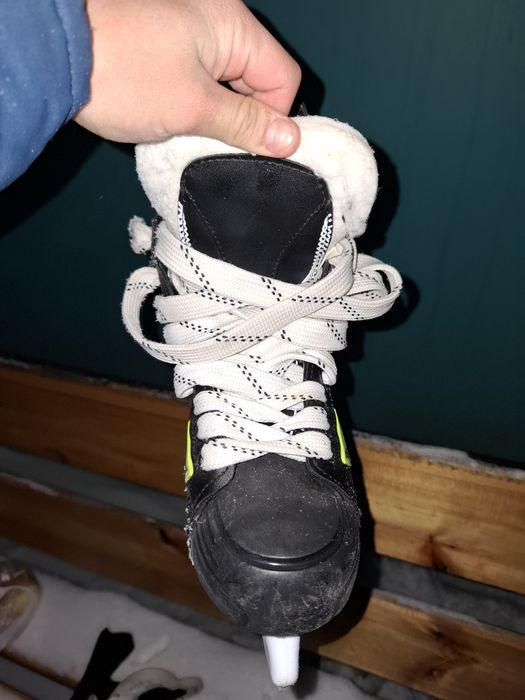 Хоккейные коньки