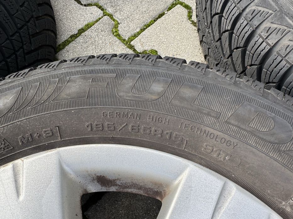 Оригинални джанти за VW GOLF TOURAN 15" Цола със Зимни гуми 195/65/15