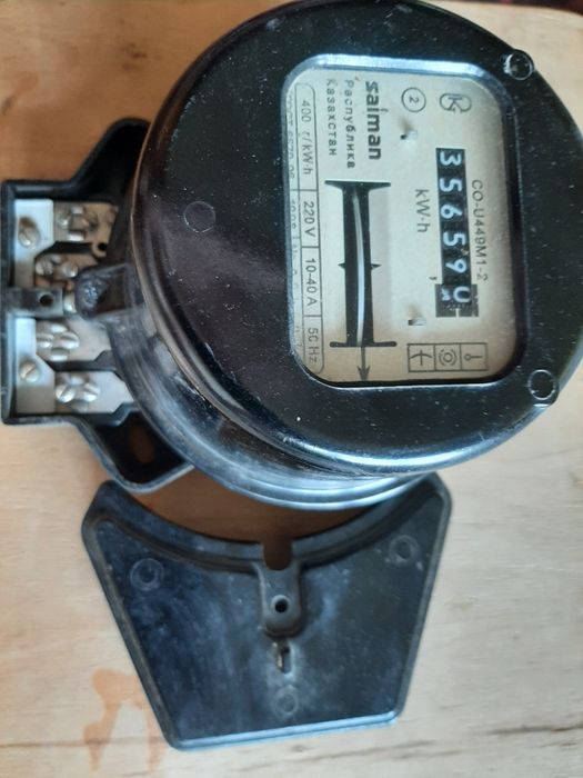 Электросчетчик учёта электроэнергии