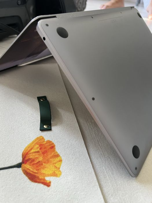 MacBook 2020 M1 + Touch ID