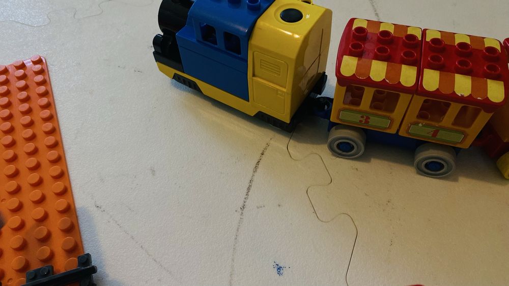 Duplo оригинално и съвместимо релси и влакове